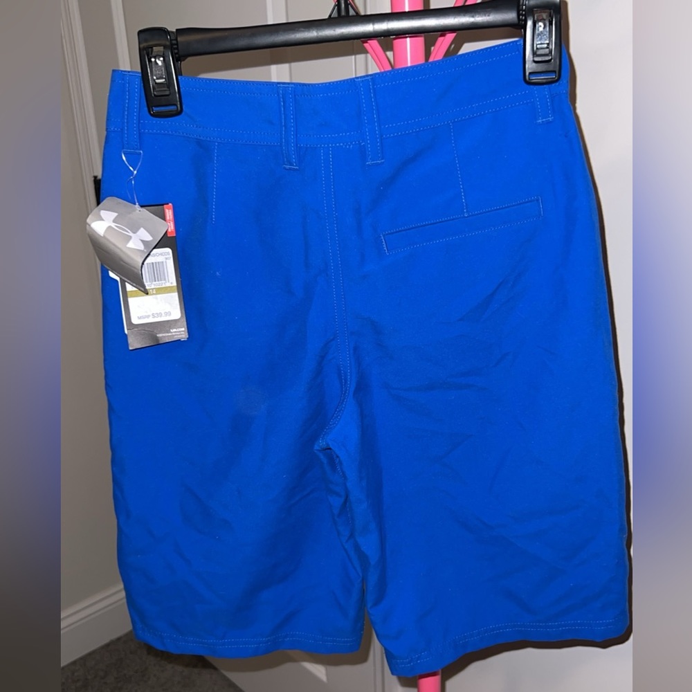 Boys Size 14 Under Armour Shorts - Picture 2 of 3